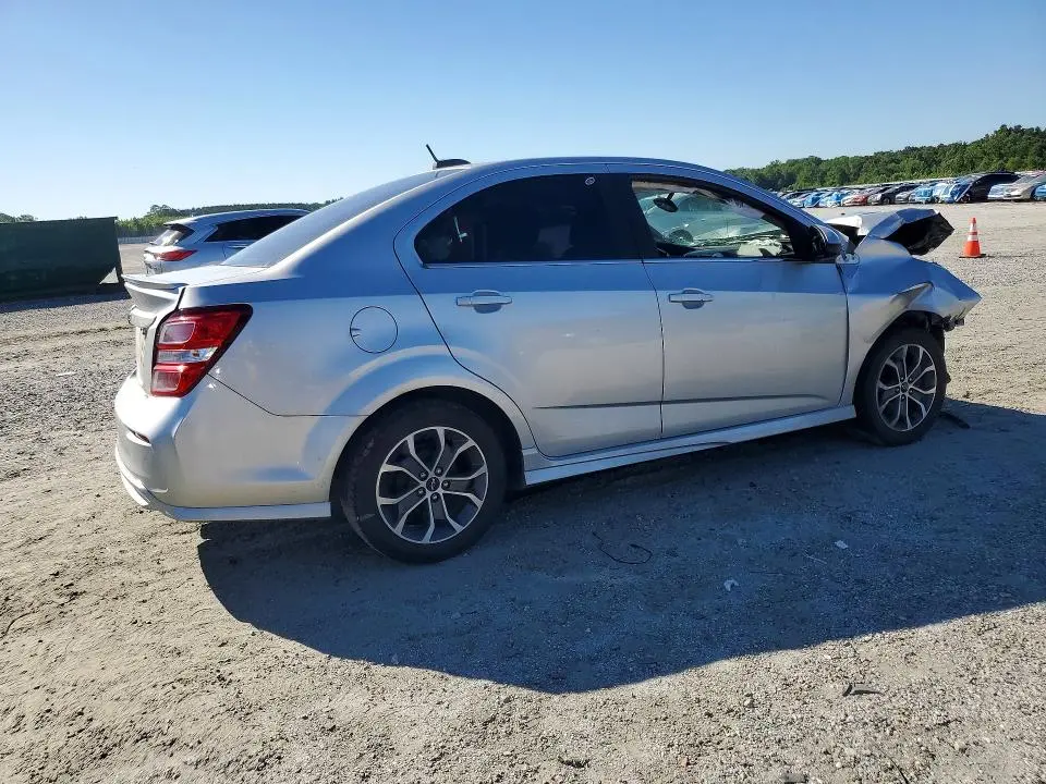 2019 CHEVROLET SONIC LT  