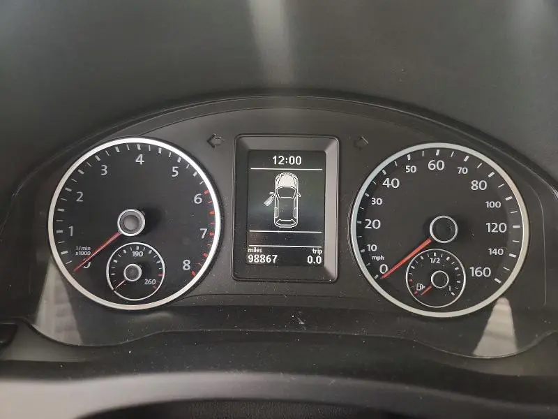2011 VOLKSWAGEN TIGUAN S  