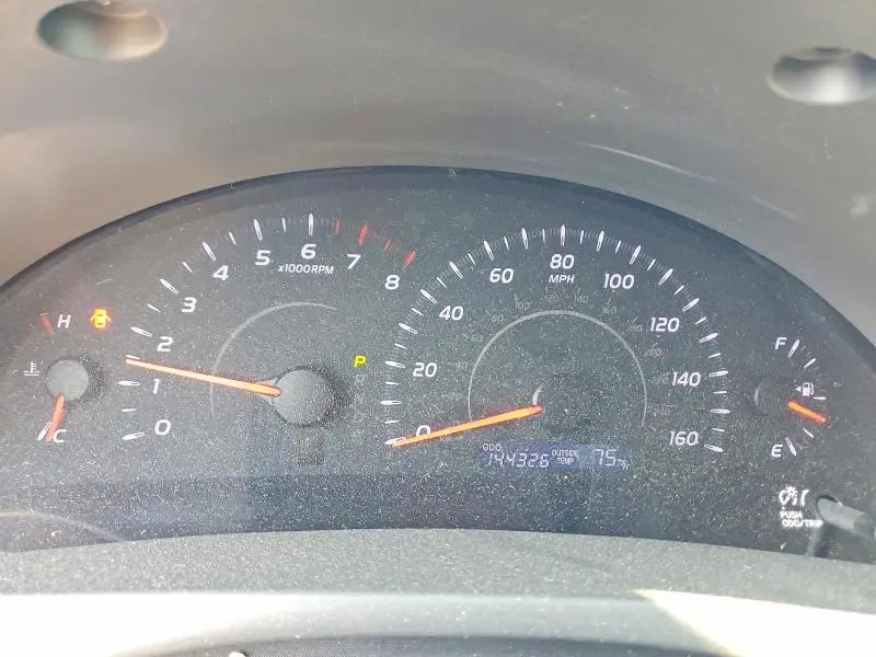 2010 TOYOTA CAMRY LE V6  