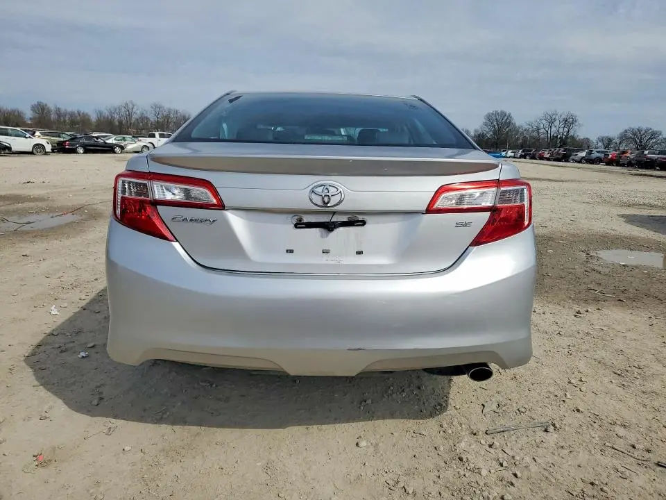 2013 TOYOTA CAMRY SE  