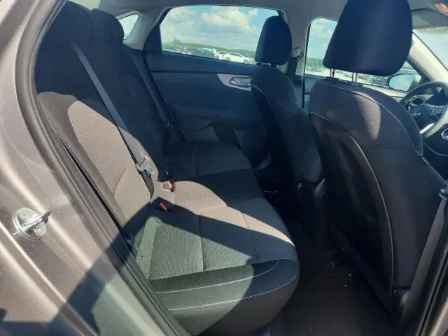 2022 KIA FORTE FE  