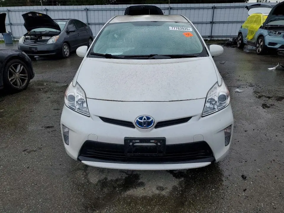 2014 TOYOTA PRIUS THREE  