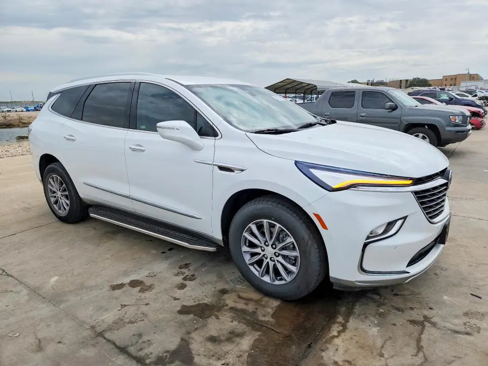 2022 BUICK ENCLAVE ESSENCE  