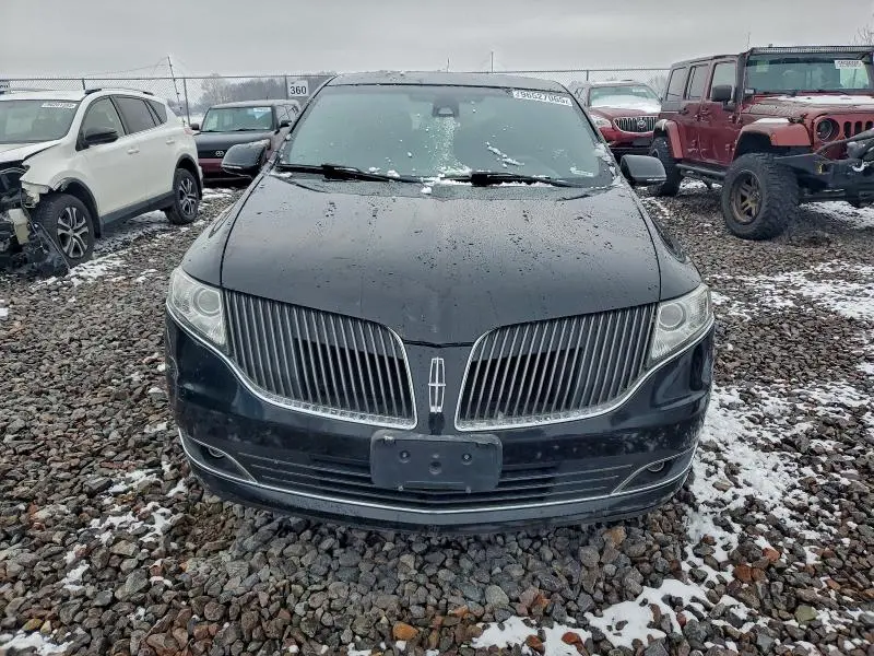 2016 LINCOLN MKT   