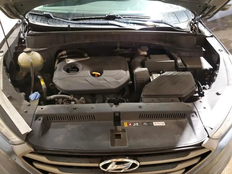 2016 HYUNDAI TUCSON SE  