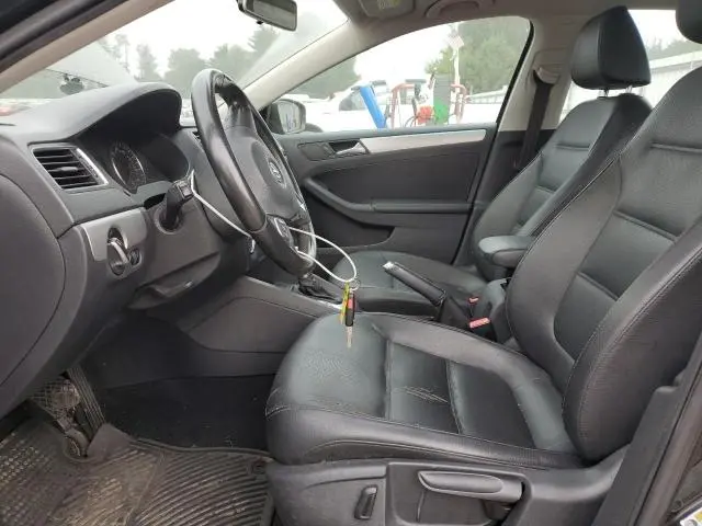 2013 VOLKSWAGEN JETTA SE  