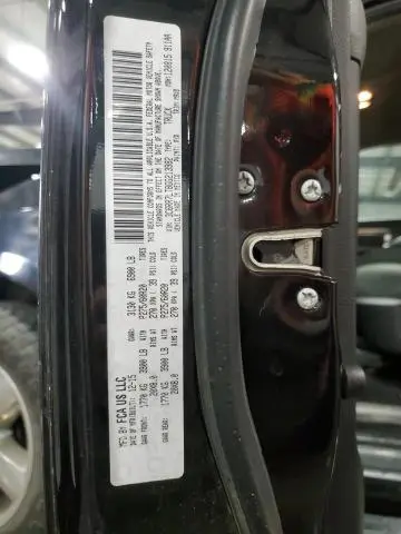 2016 RAM 1500 SLT