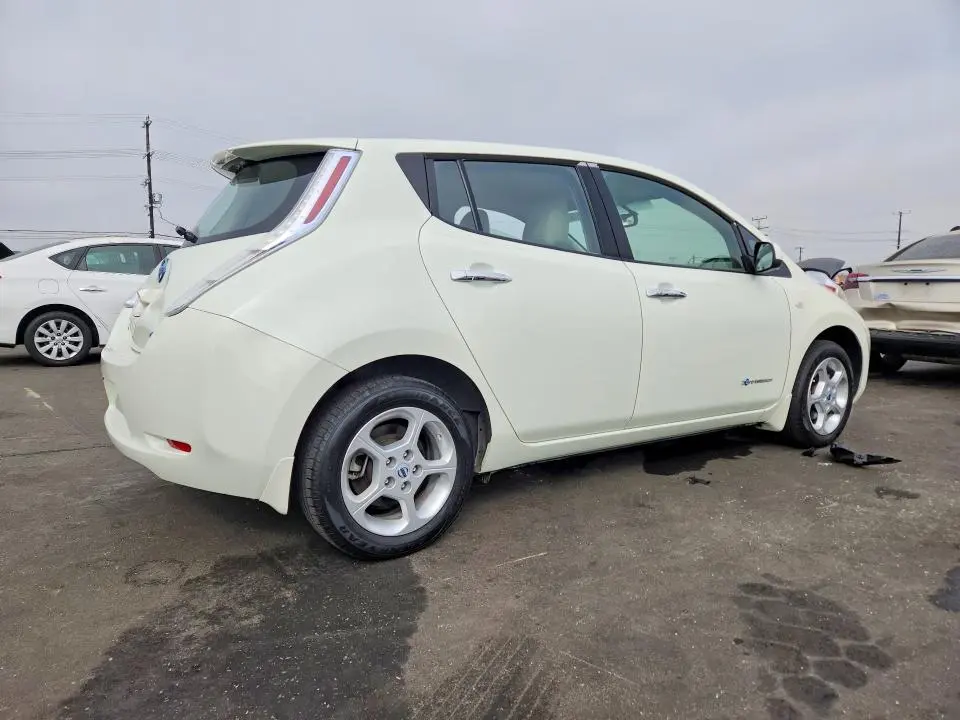 2012 NISSAN LEAF SV  