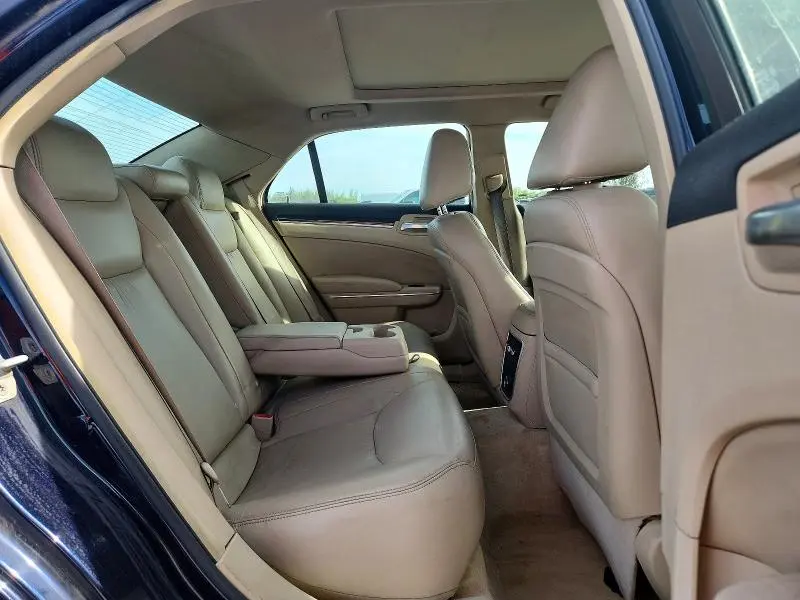 2011 CHRYSLER 300 LIMITED  