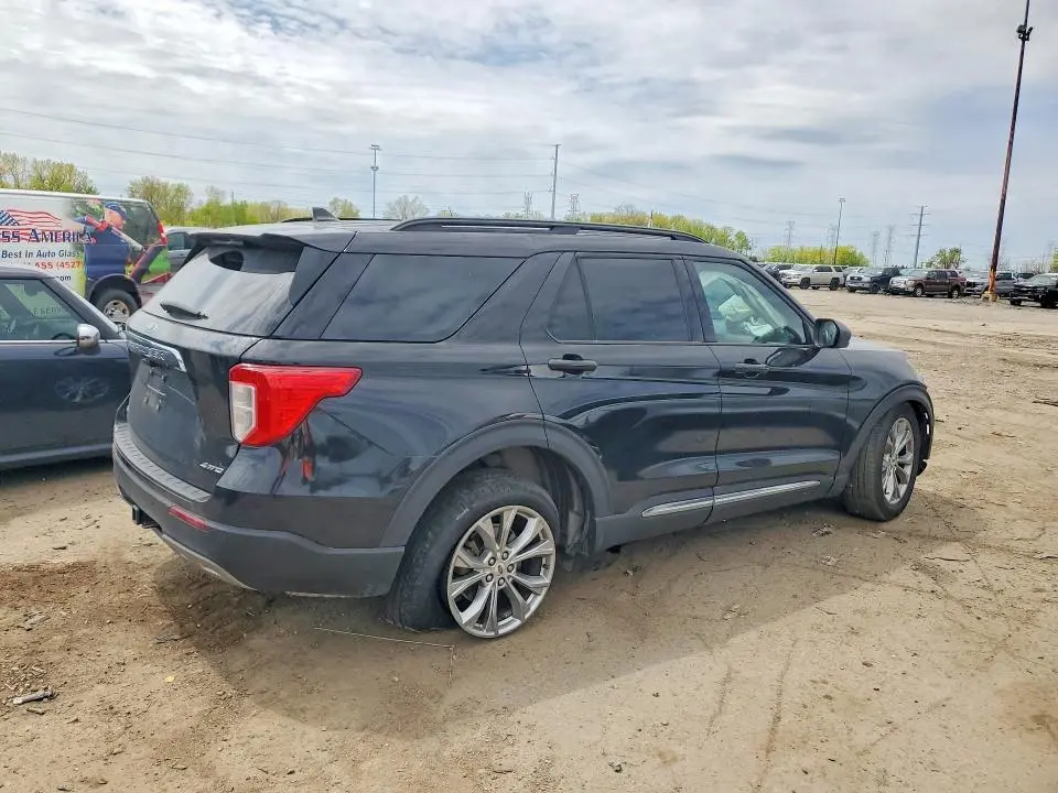 2023 FORD EXPLORER XLT  