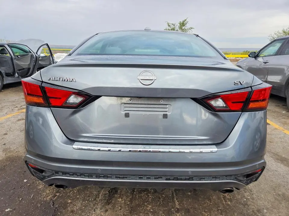 2023 NISSAN ALTIMA SV  