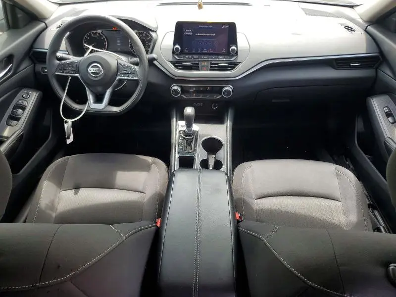2022 NISSAN ALTIMA SV  