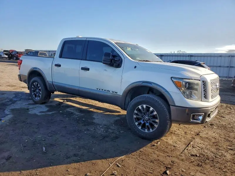 2019 NISSAN TITAN PRO-4X  