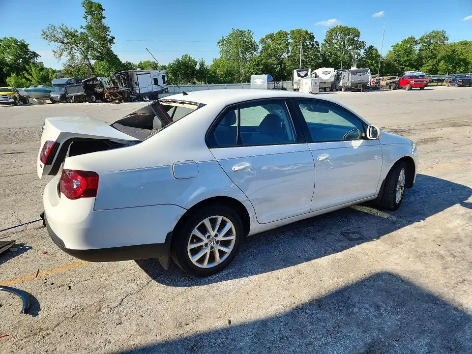 2010 VOLKSWAGEN JETTA SE  