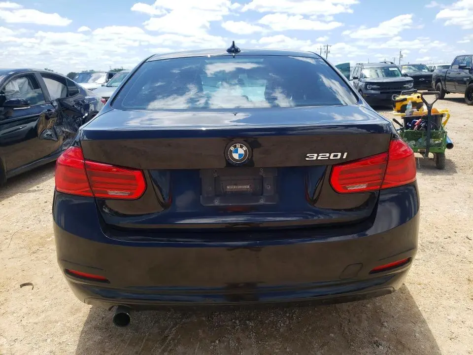 2017 BMW 320 I  