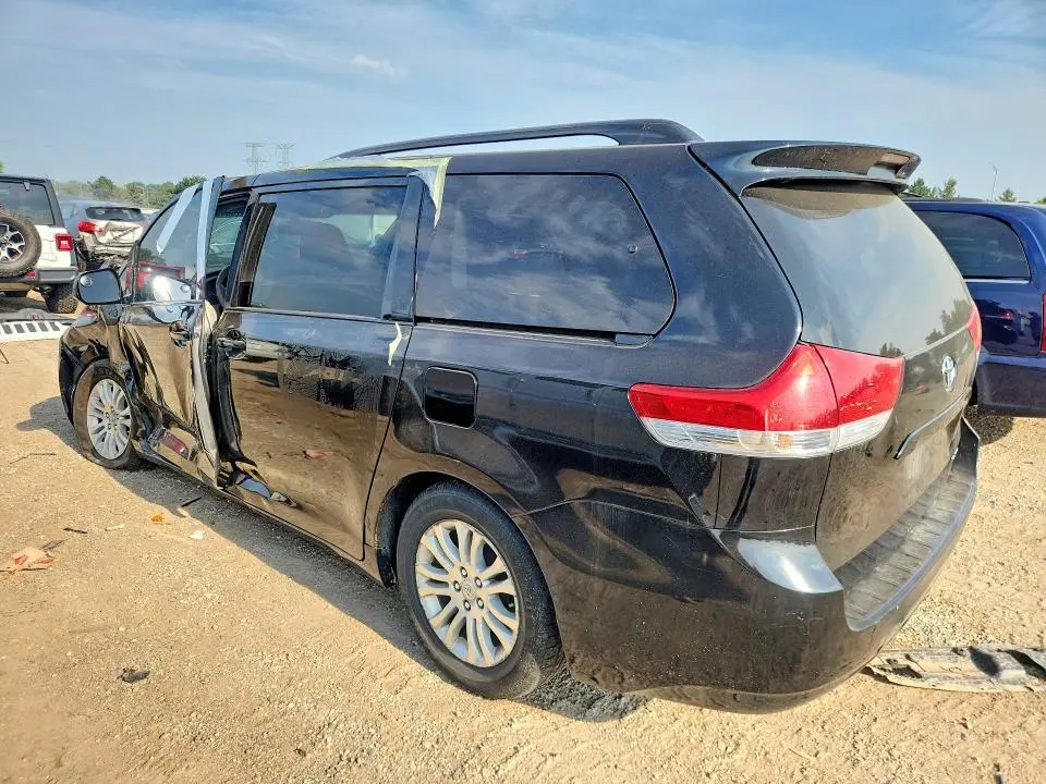 2011 TOYOTA SIENNA XLE 8-PASSENGER  