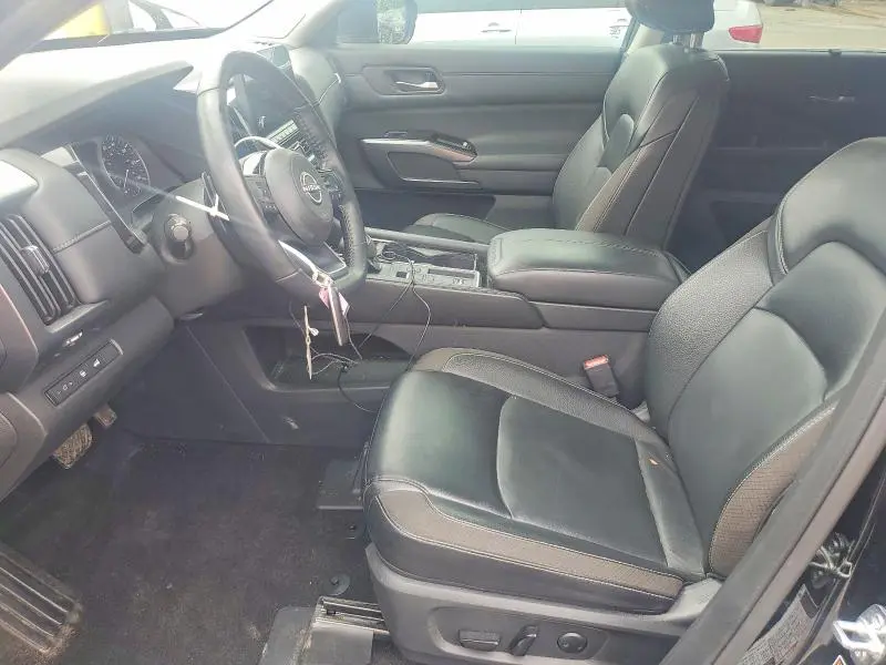2024 NISSAN PATHFINDER SL  
