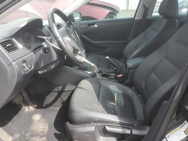 2011 VOLKSWAGEN JETTA SE  