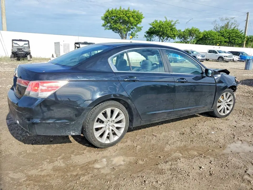 2011 HONDA ACCORD SE  