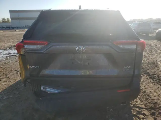 2025 TOYOTA RAV4 XLE  
