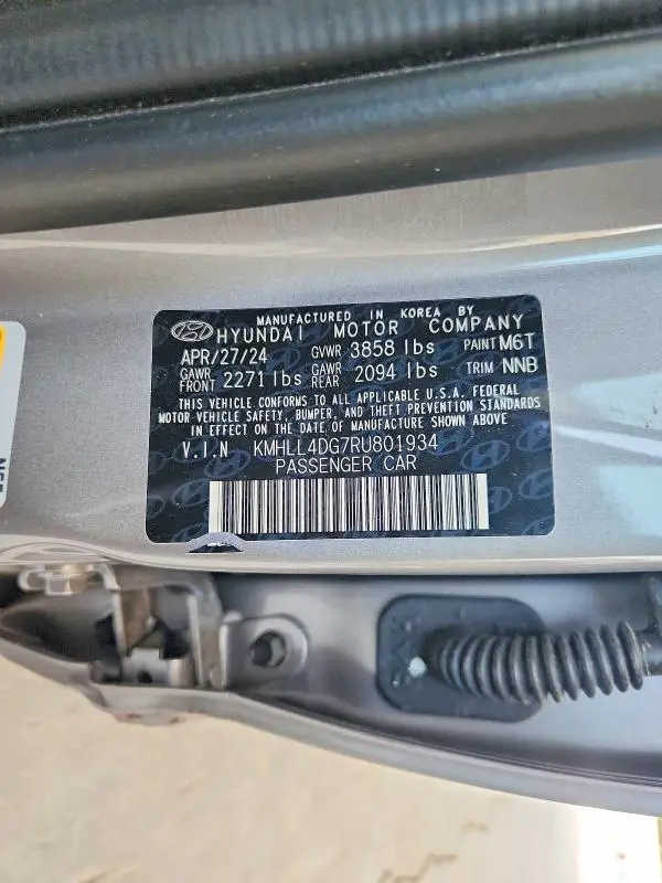 2024 HYUNDAI ELANTRA SE  