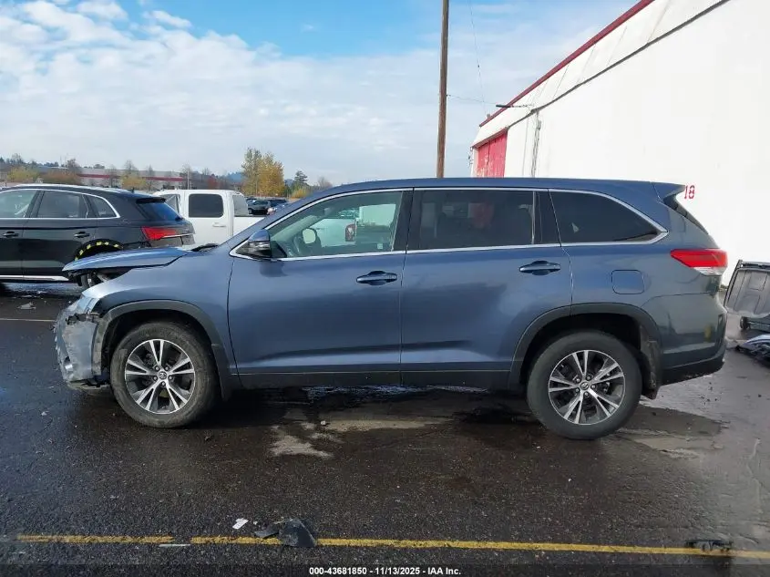 2019 TOYOTA HIGHLANDER LE