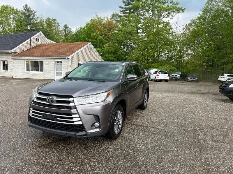 2019 TOYOTA HIGHLANDER XLE  