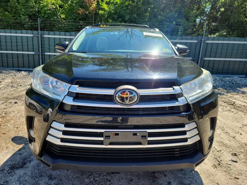 2018 TOYOTA HIGHLANDER XLE  