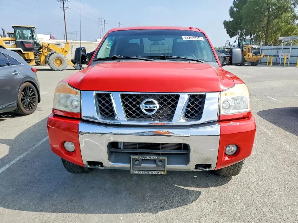2010 NISSAN TITAN SE  