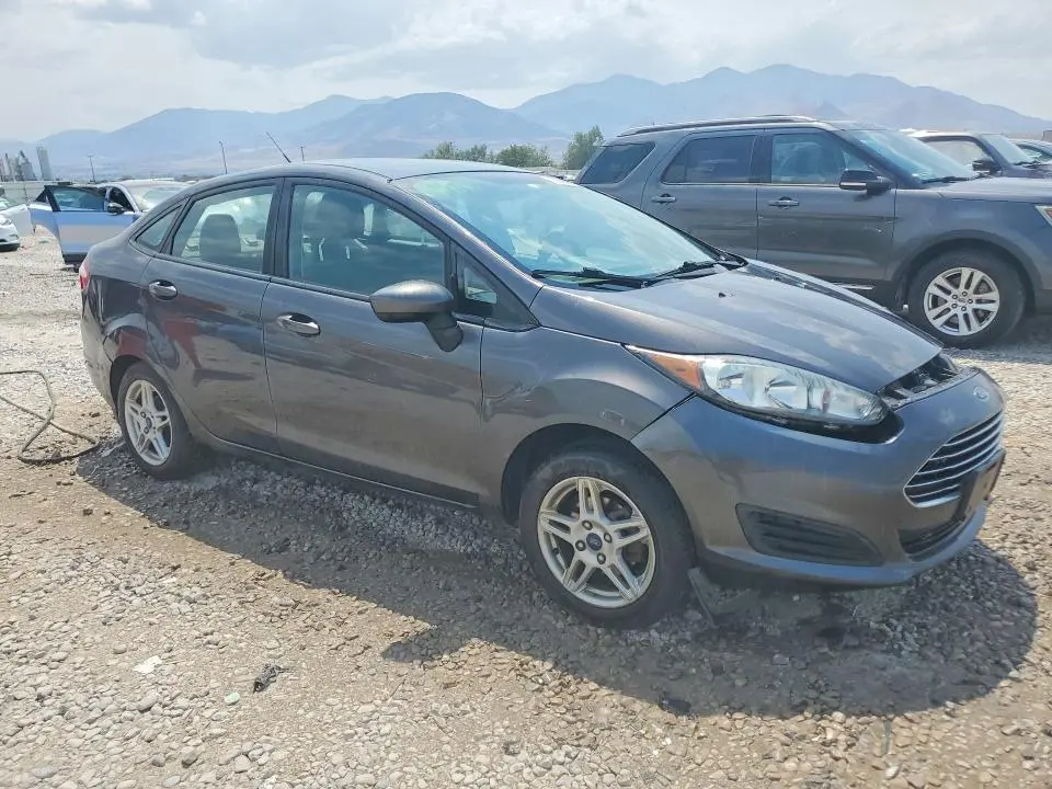 2017 FORD FIESTA SE  