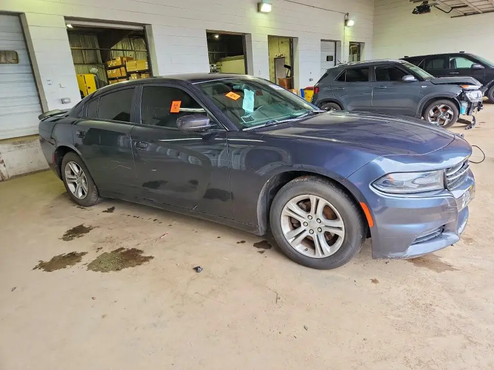 2017 DODGE CHARGER SE  