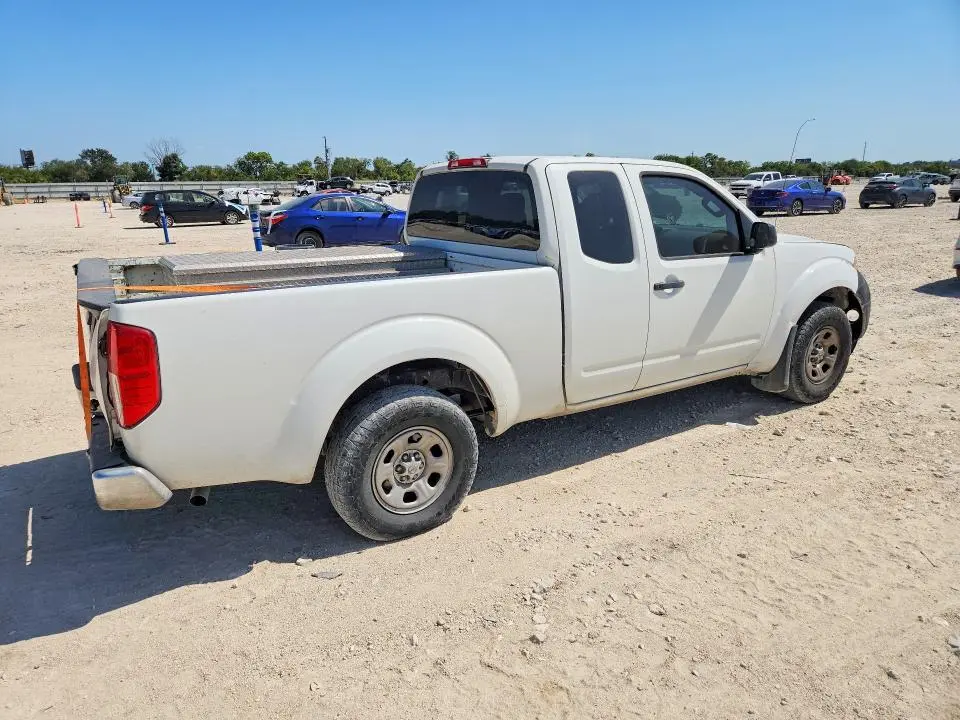 2015 NISSAN FRONTIER S  