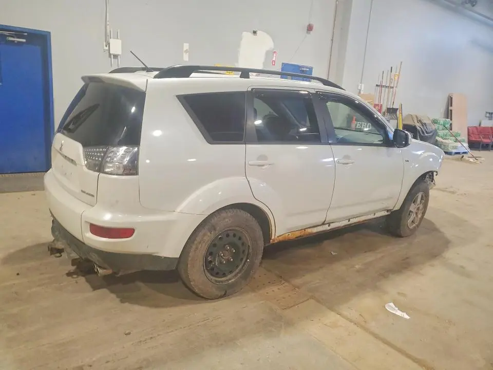 2011 MITSUBISHI OUTLANDER SE  