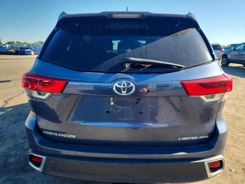 2017 TOYOTA HIGHLANDER LIMITED  