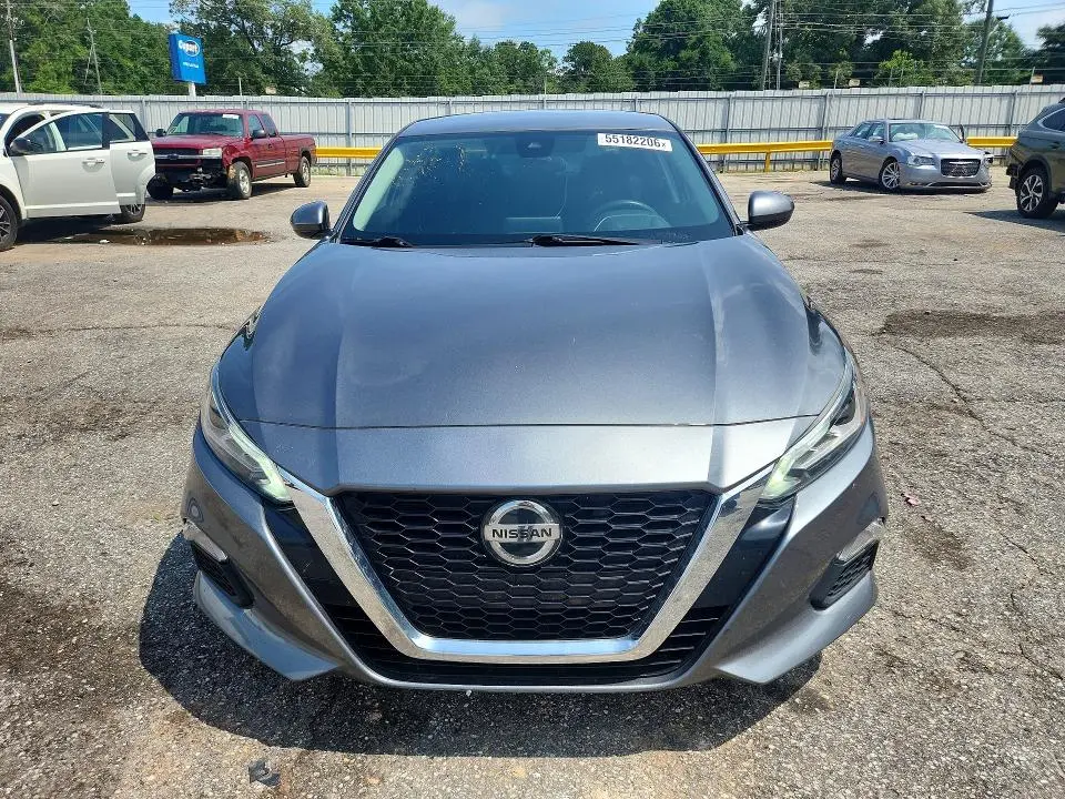 2022 NISSAN ALTIMA SV  