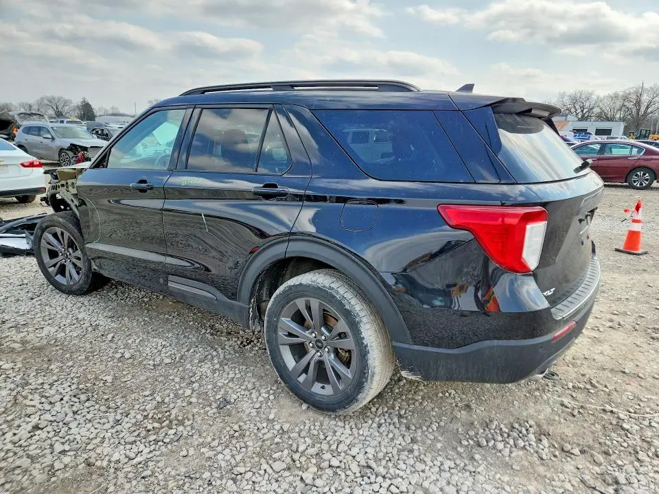 2021 FORD EXPLORER XLT  