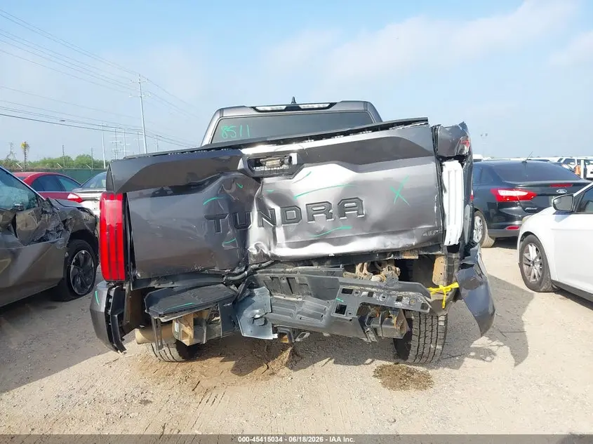 2022 TOYOTA TUNDRA SR5