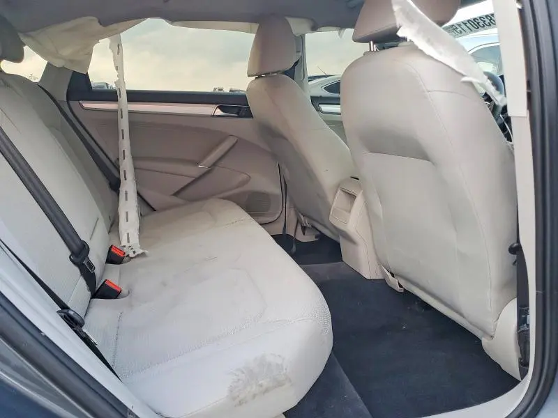 2016 VOLKSWAGEN PASSAT S  