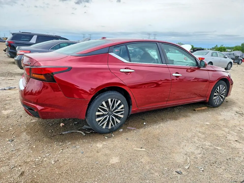 2023 NISSAN ALTIMA SV  