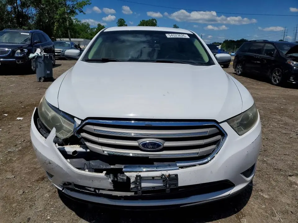 2015 FORD TAURUS SEL  