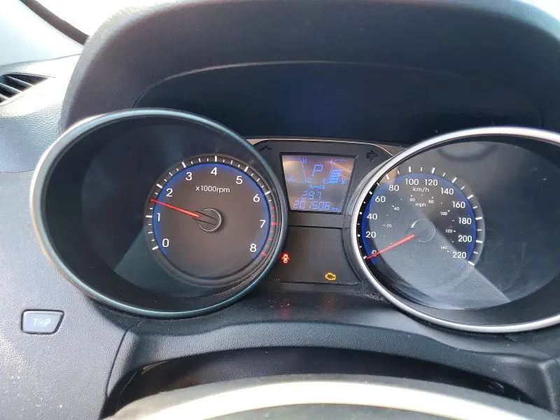 2011 HYUNDAI TUCSON GL  