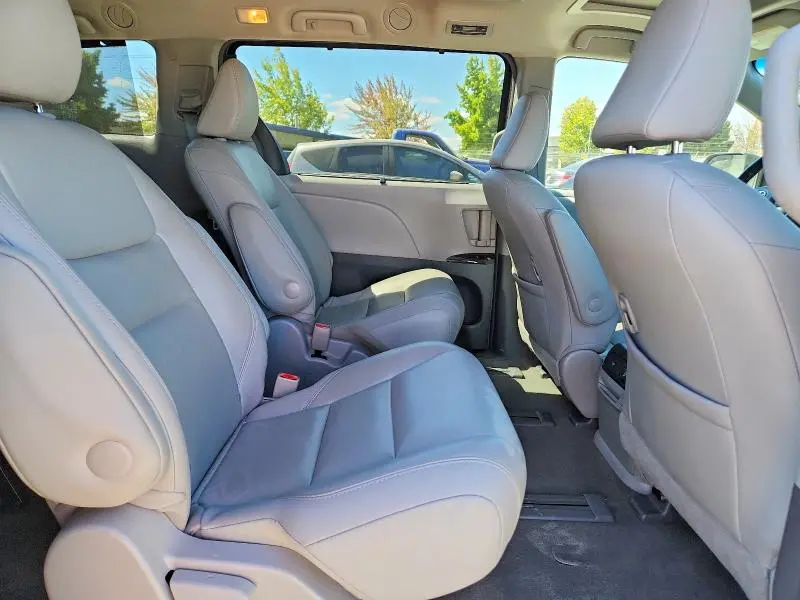 2015 TOYOTA SIENNA XLE PREMIUM 7-PASSENGER  