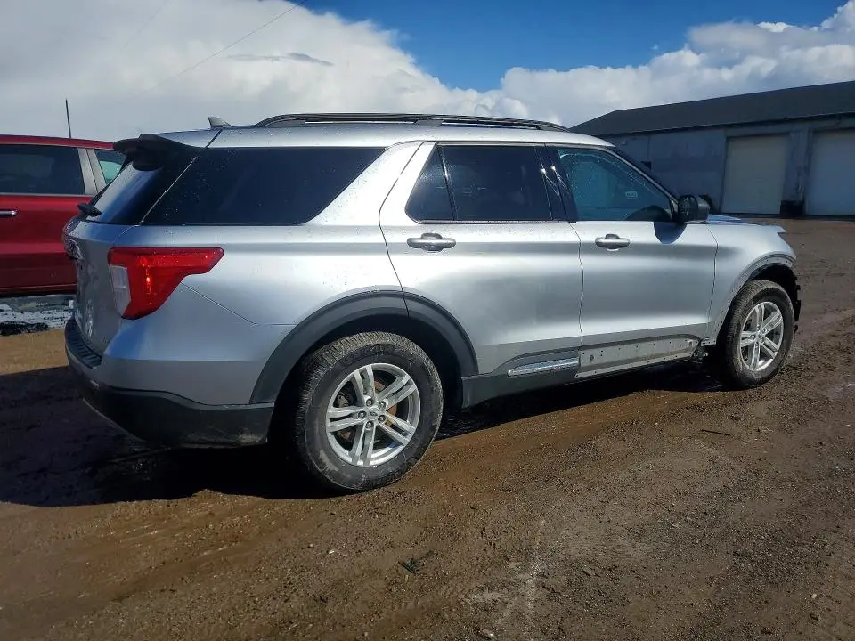 2022 FORD EXPLORER XLT  
