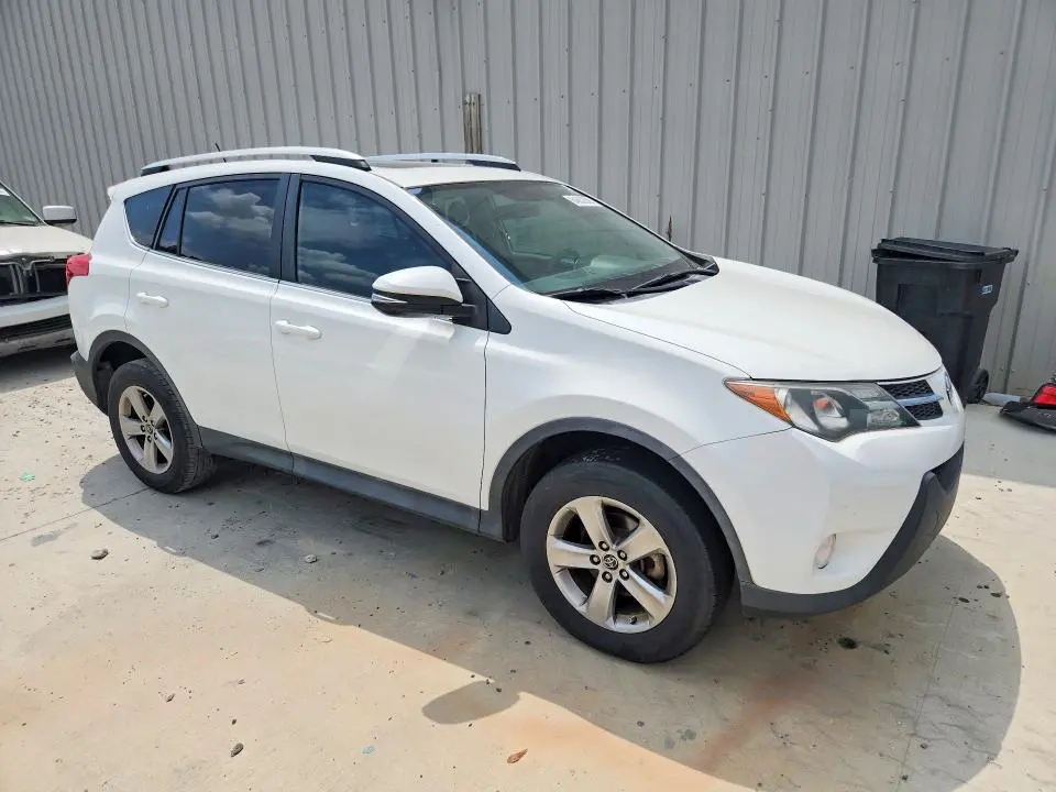 2015 TOYOTA RAV4 XLE  