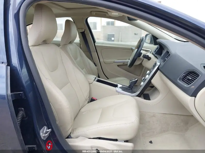 2015 VOLVO S60 T5 PREMIER