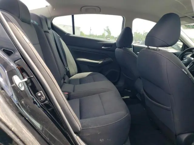2021 NISSAN ALTIMA SV  