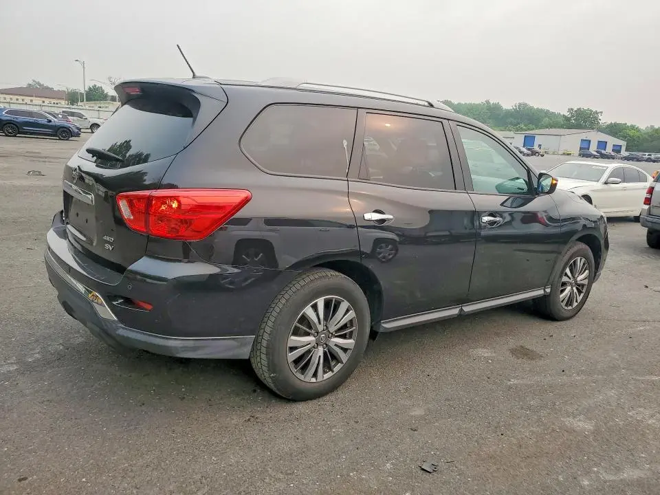 2018 NISSAN PATHFINDER SV  