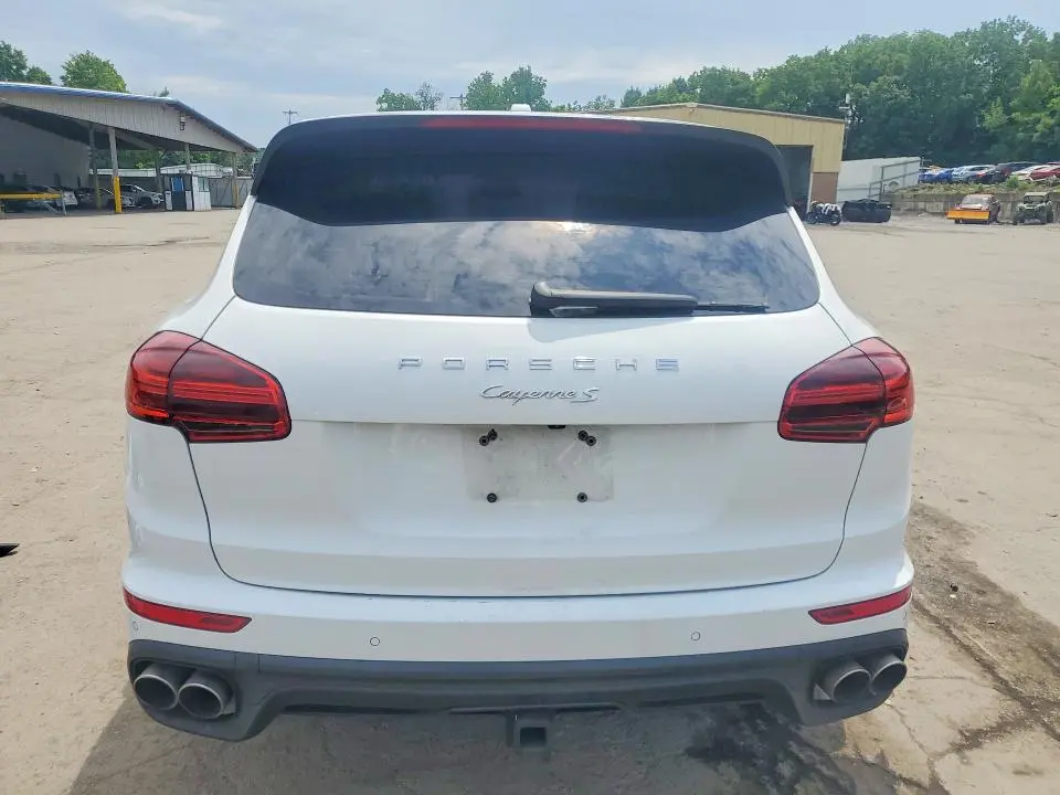 2016 PORSCHE CAYENNE S  