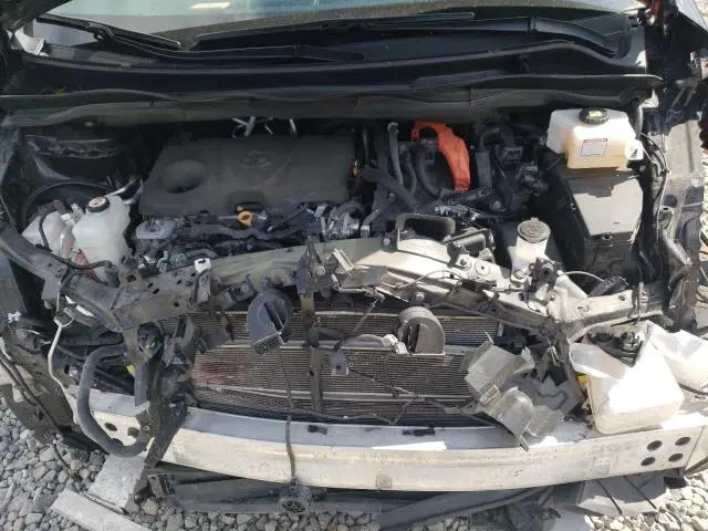 2022 TOYOTA SIENNA XSE  