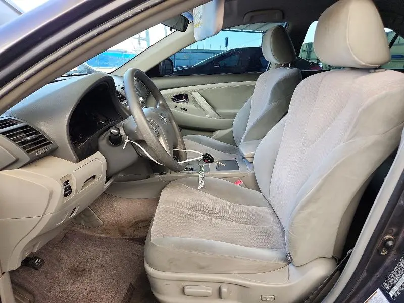 2011 TOYOTA CAMRY LE  